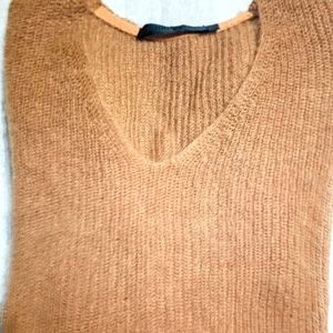 Jenni Kayne v neck sweater.Size  M